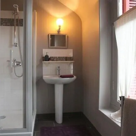 Couette-café La Des Rosiers 4*