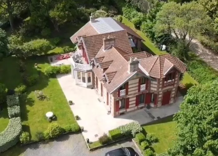 La Des Rosiers Bed & Breakfast Cricquebœuf