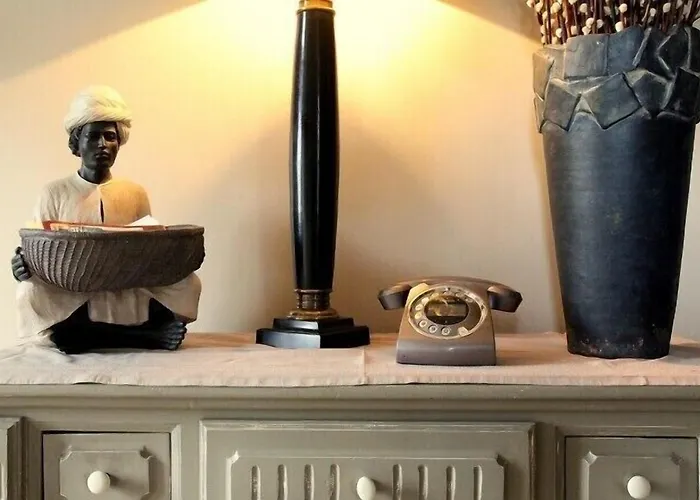 La Des Rosiers Bed & Breakfast 3*