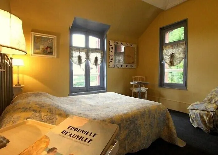 La Des Rosiers Bed & Breakfast Cricquebœuf