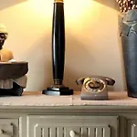 La Des Rosiers Bed and Breakfast 4*