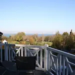 La Des Rosiers Bed & Breakfast 4*