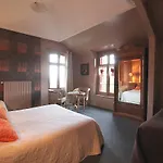 La Des Rosiers Bed and Breakfast