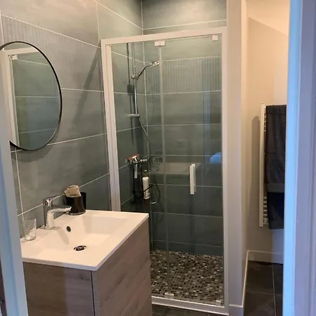 La Des Rosiers Bed & Breakfast 3*