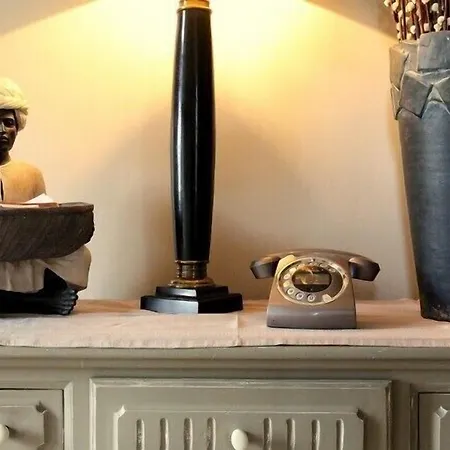 La Des Rosiers Bed & Breakfast 3*