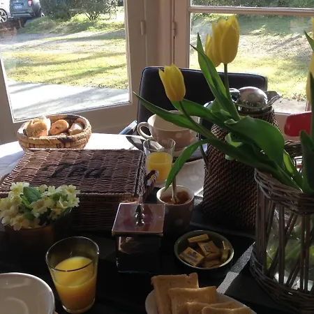 La Des Rosiers Bed & Breakfast