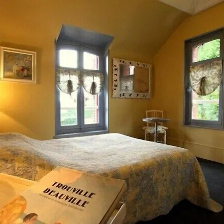 La Des Rosiers Bed & Breakfast Cricqueboeuf