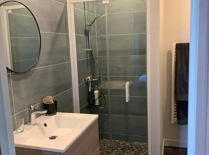 La Des Rosiers Bed & Breakfast 3*